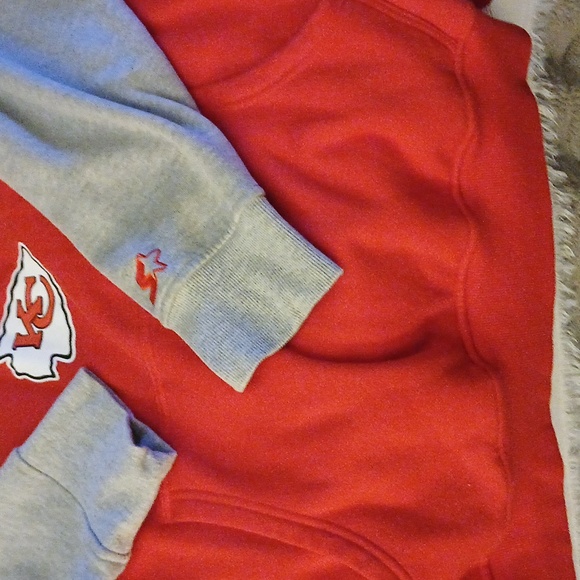 Chiefs Sweatshirt - Picture 6 of 8